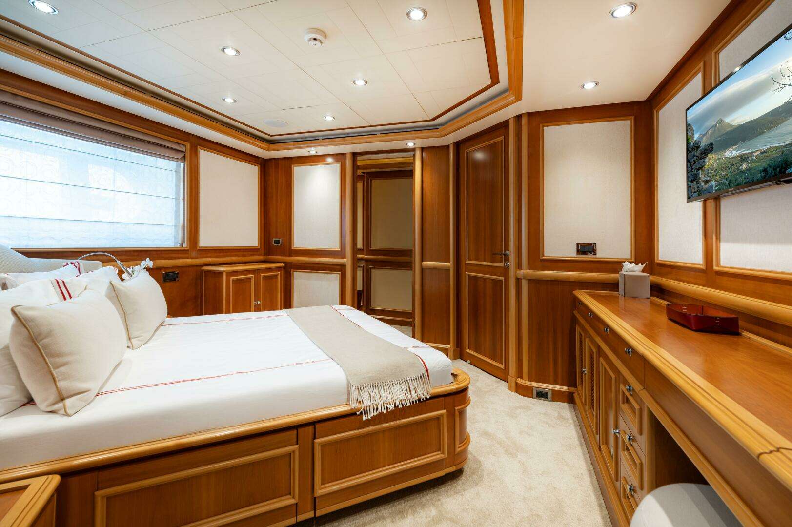 2007 CRN Pilothouse - Image 32