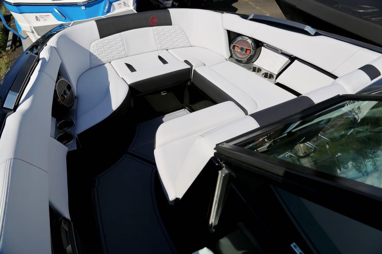 2020 MasterCraft X26 - 11