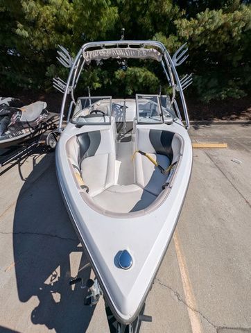 2004 Moomba Outback - 3