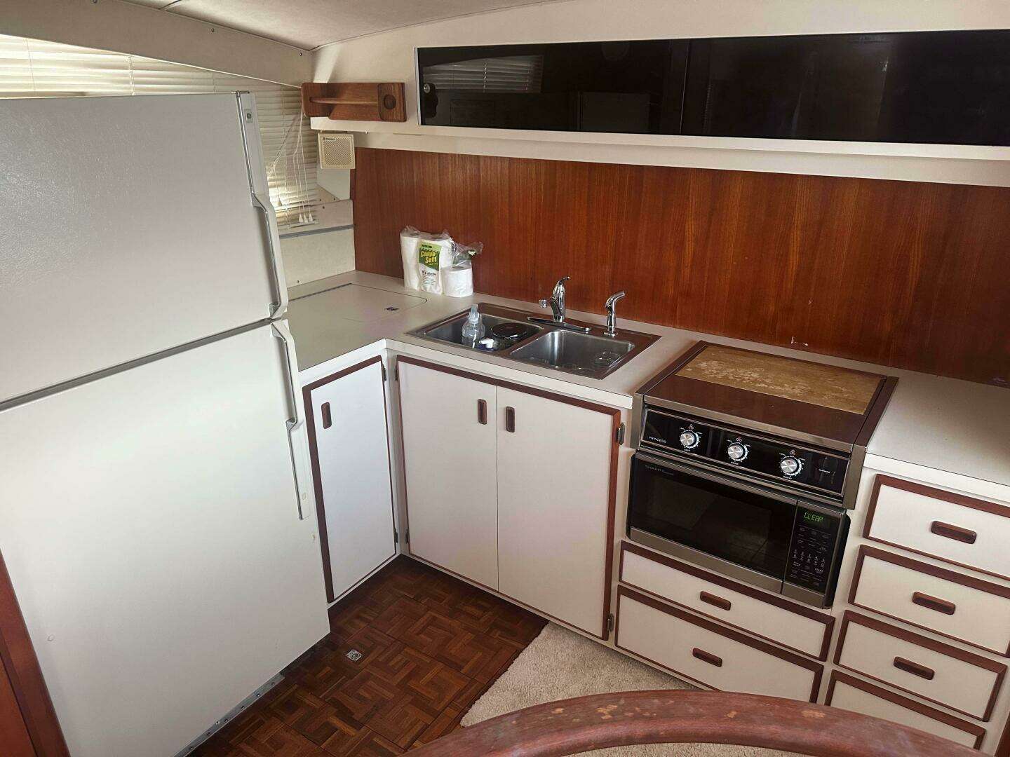 1987 Bertram — - Image 23