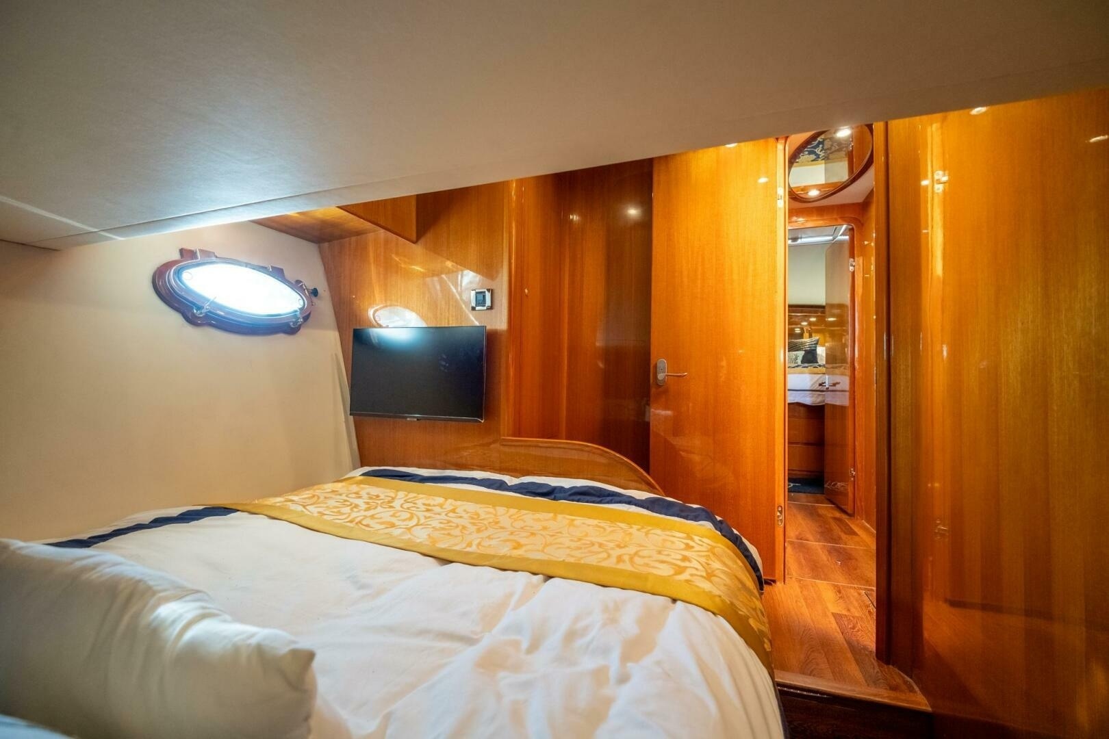 2007 Ocean Alexander 52 Sedan - Image 27