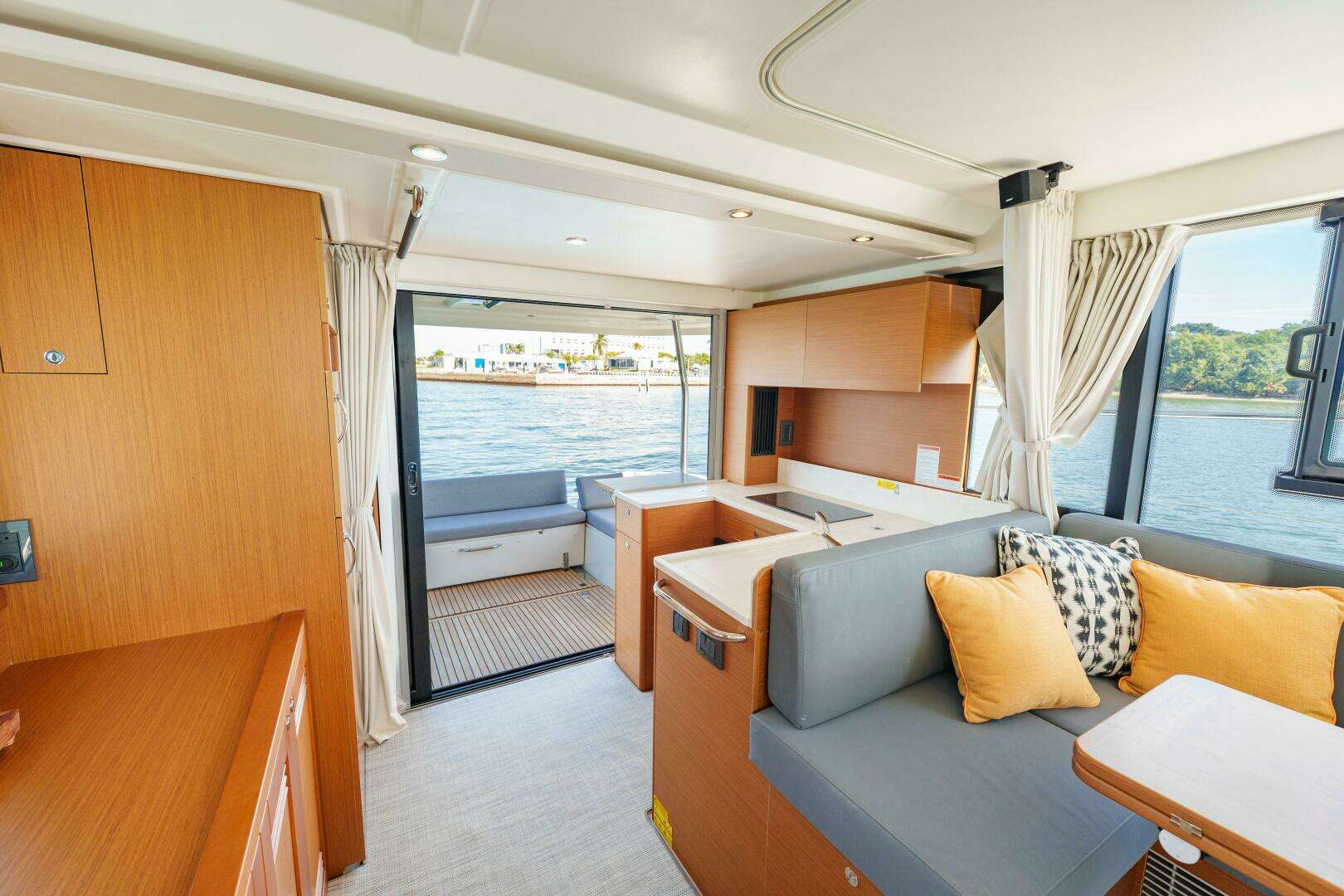 2025 Beneteau — - Image 32