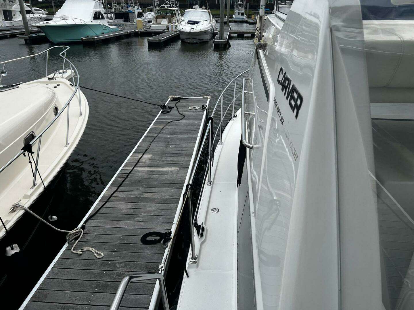 1999 Carver 356 Aft Cabin - Image 9
