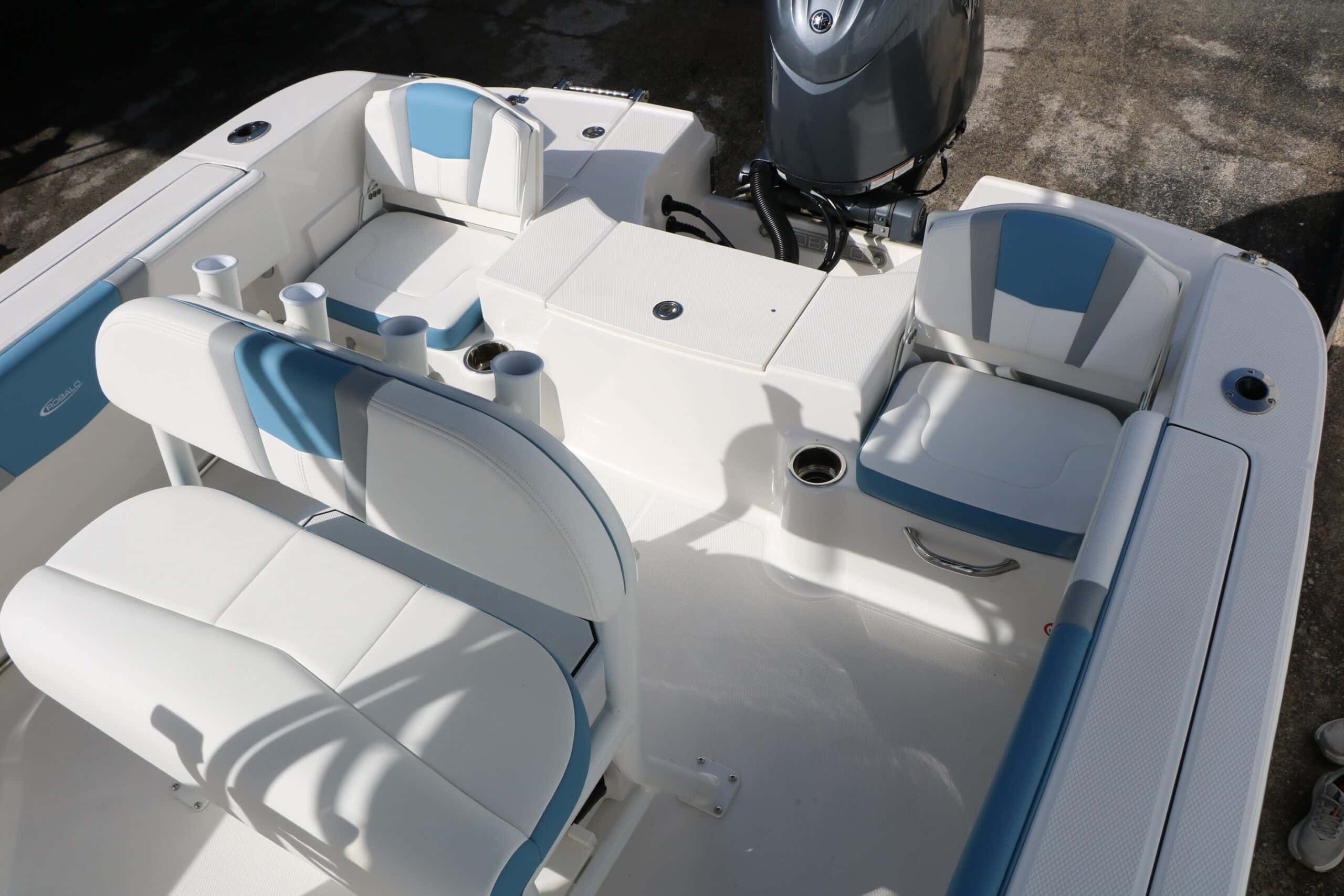 2026 Robalo R200 Center Console - 28