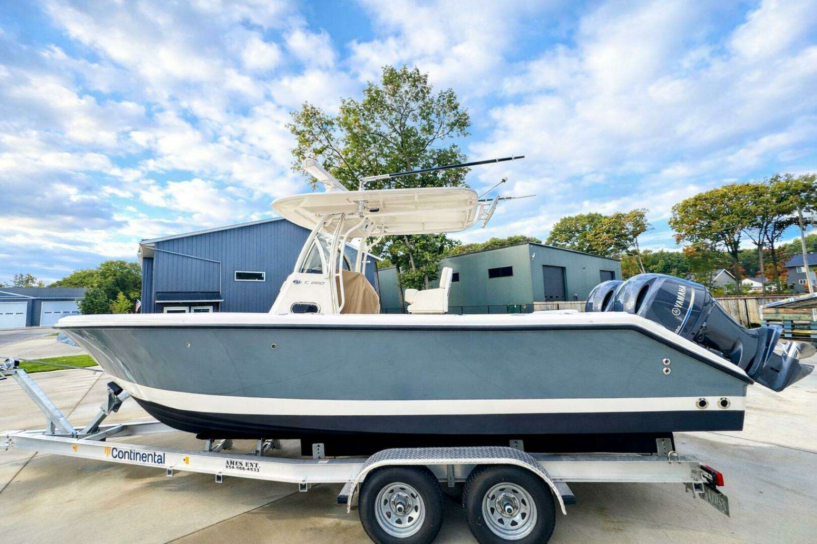 2017 Pursuit C 260 Center Console - Image 12
