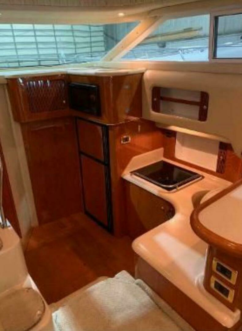 2001 Sea Ray 400 Sedan Bridge - Image 8