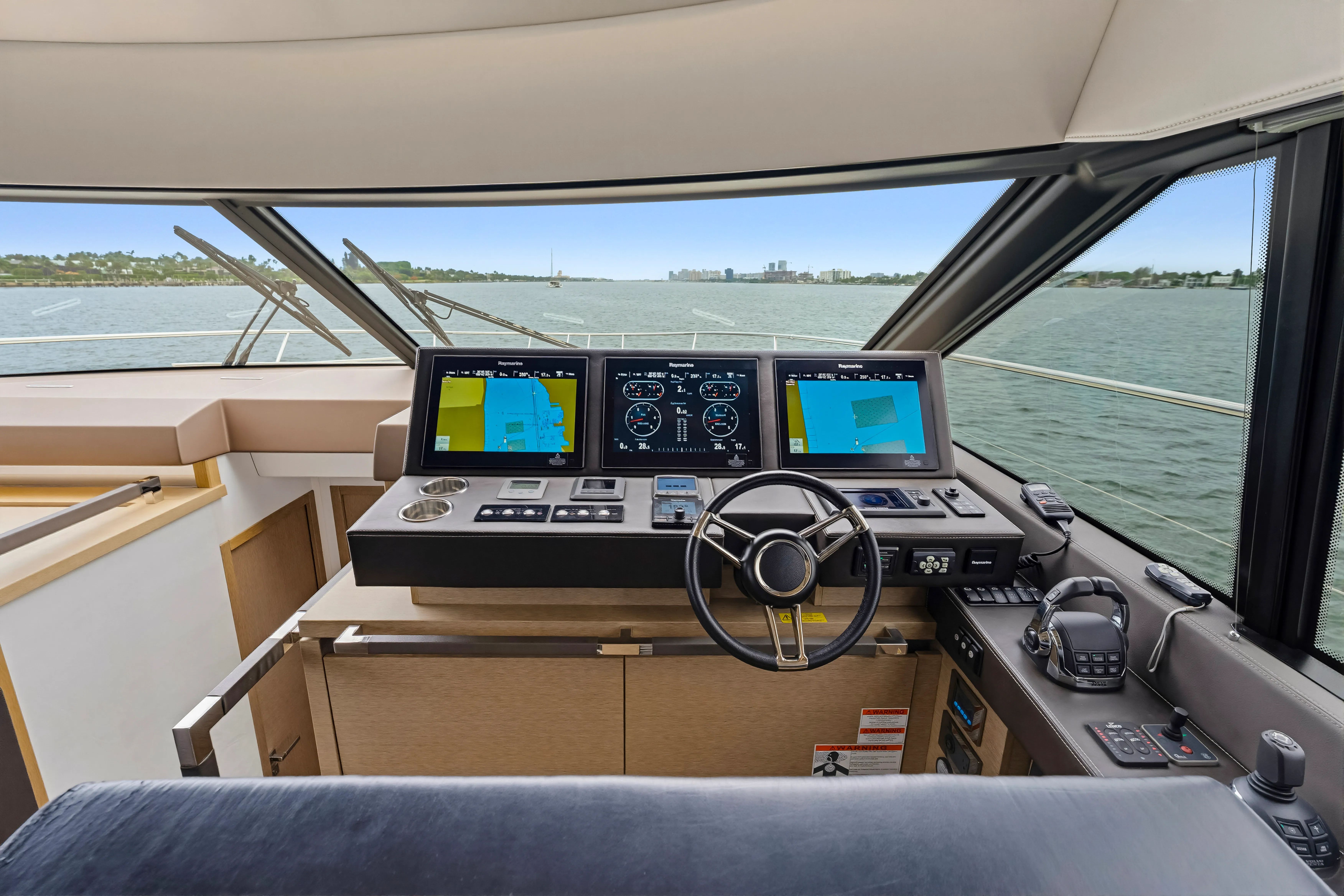 2018 Prestige 630 - Image 25