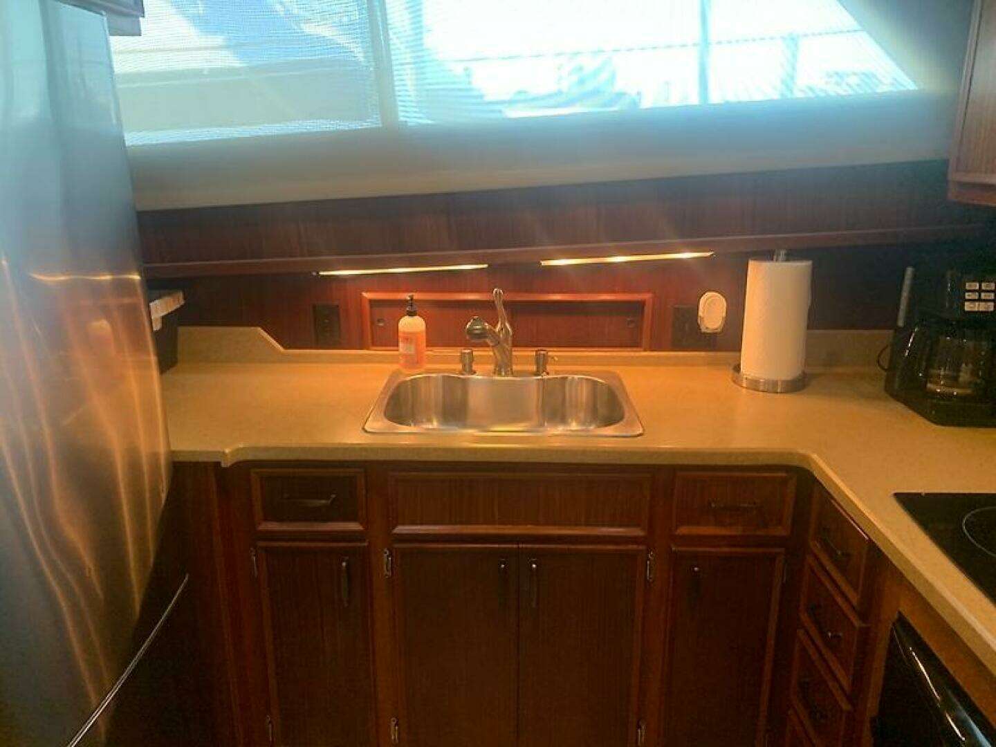 1984 Hatteras 53 - Image 36