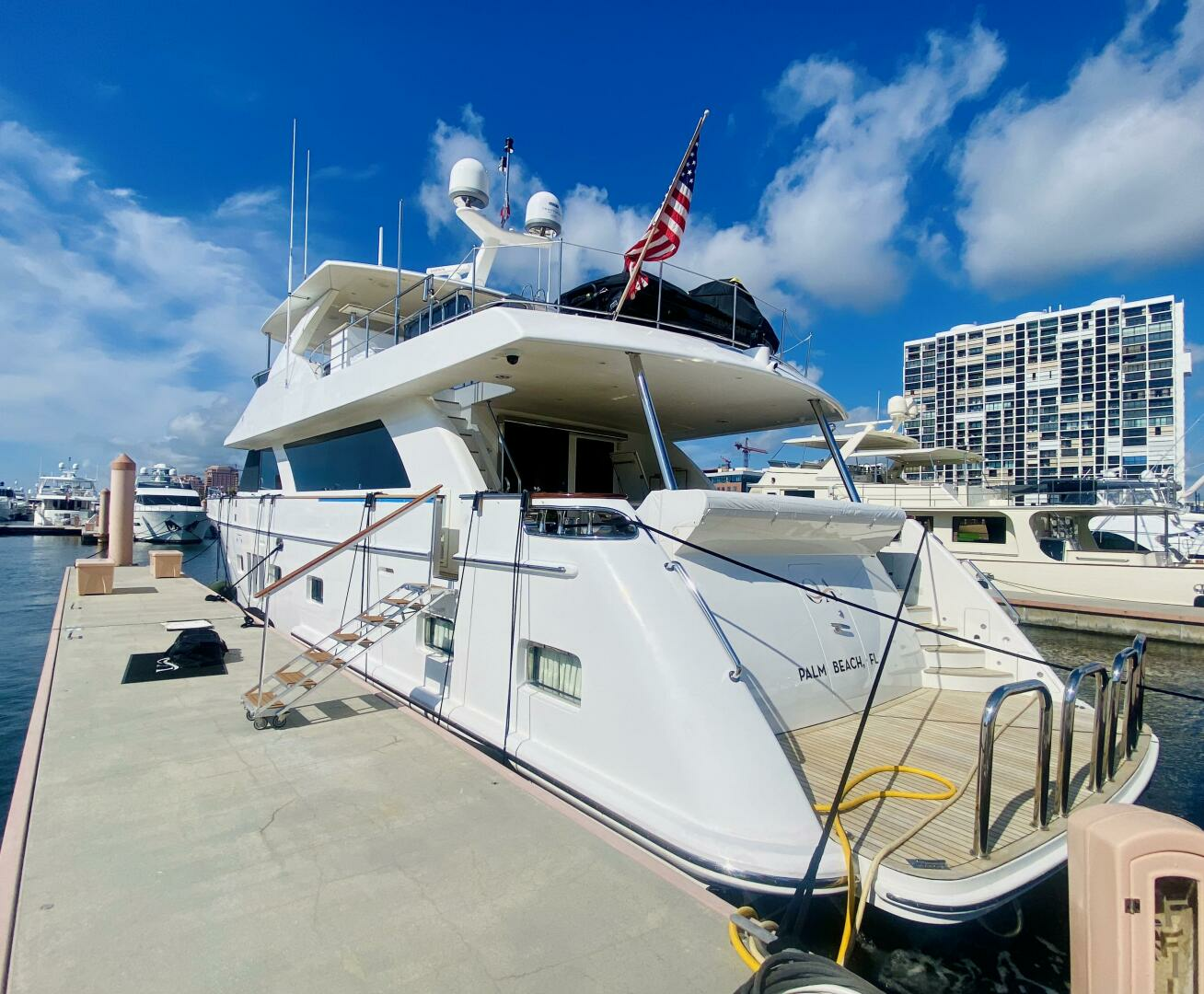 2010 Ocean Alexander 83 - Image 19