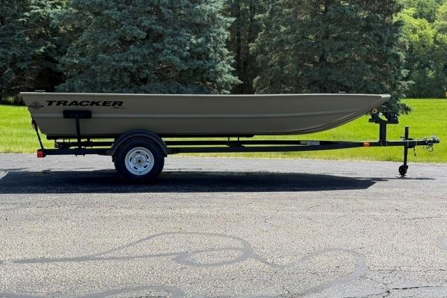 2026 Tracker Grizzly 1754 Utility