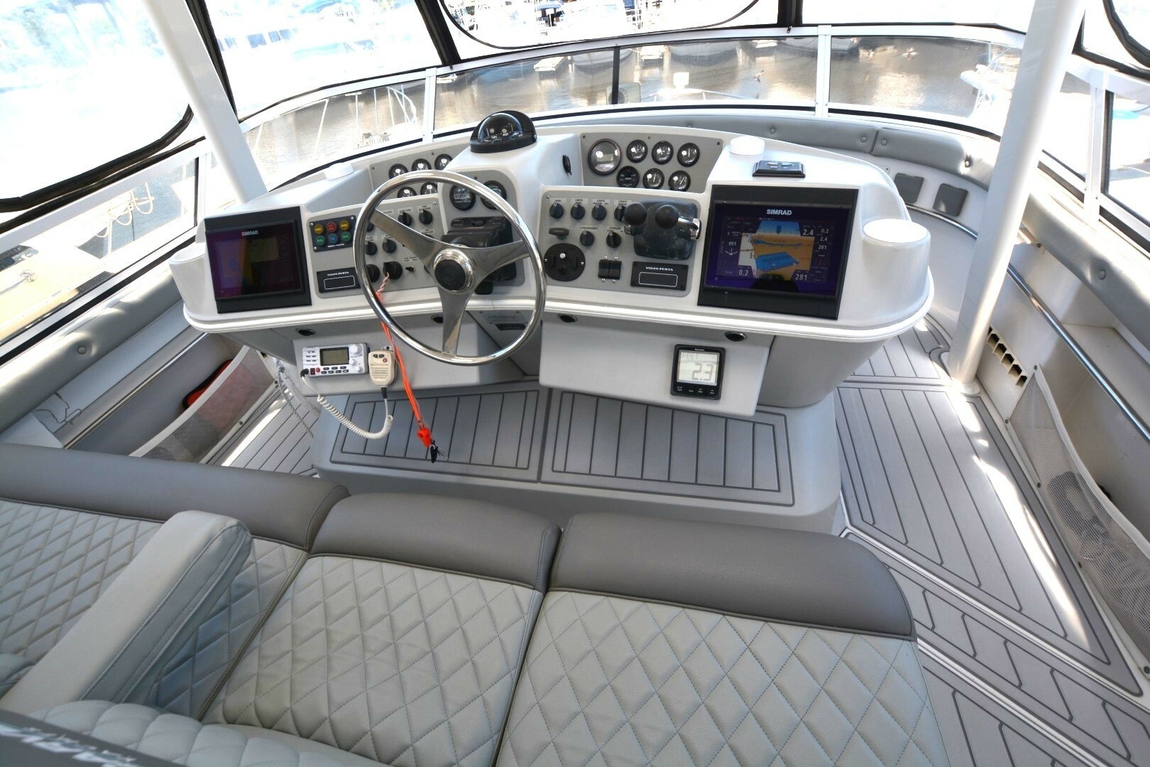 2000 Carver 504 Cockpit Motoryacht - Image 5