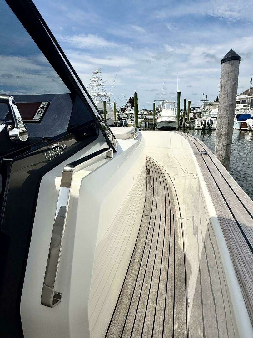 2023 Astondoa 377 Coupe Outboard - Image 31