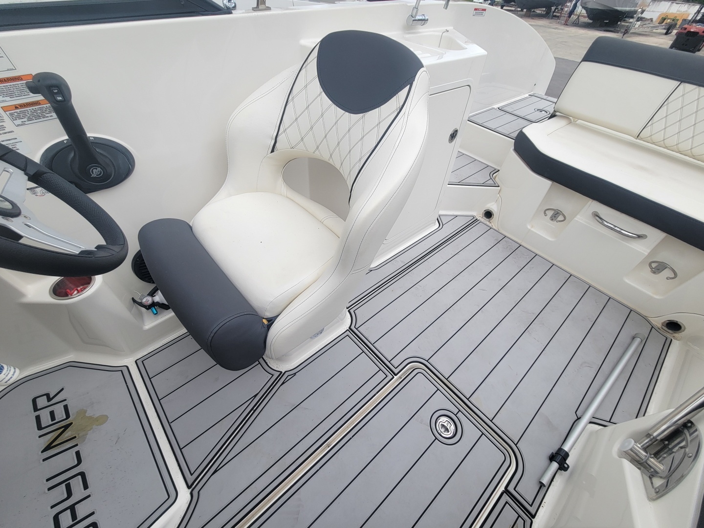 2023 Bayliner DX 2200 - Image 13