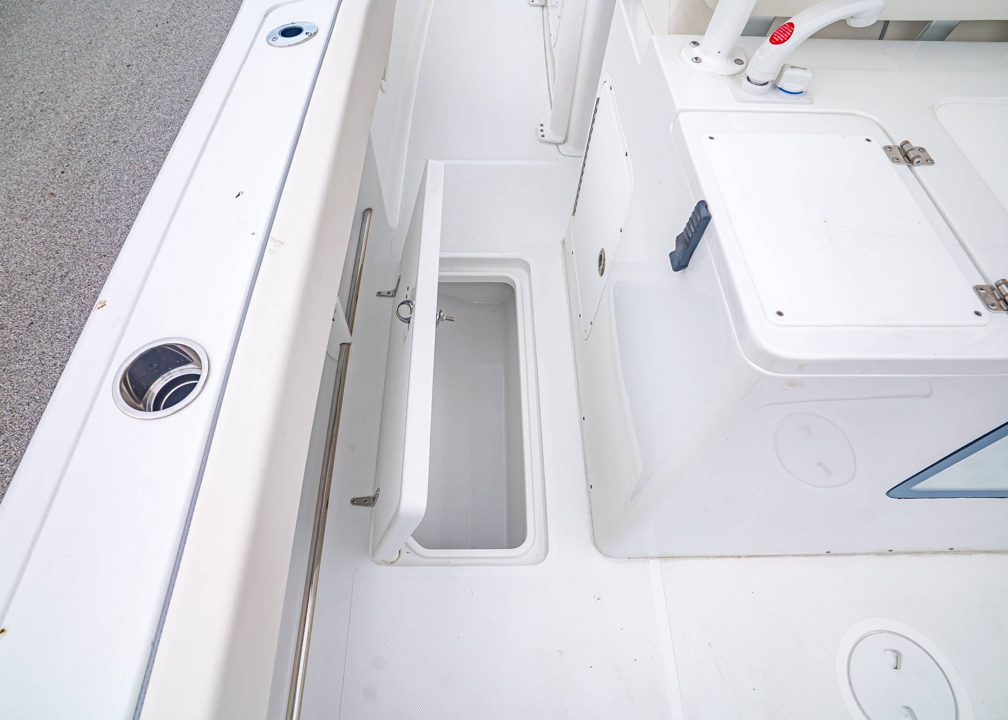 2026 Sea Hunt Gamefish 28 Coffin Box - 16