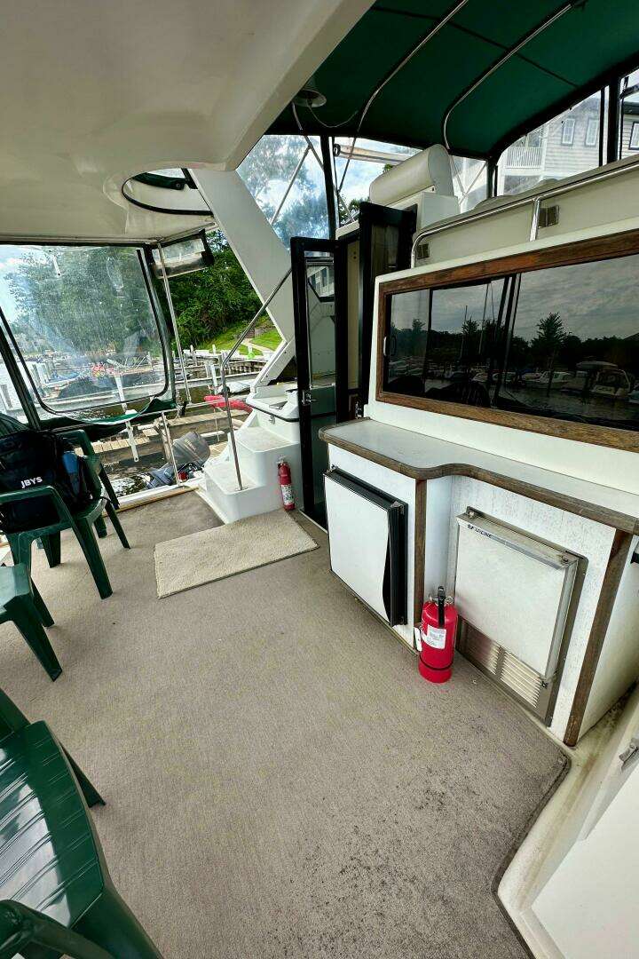 1991 Carver 3807 Aft Cabin - Image 7