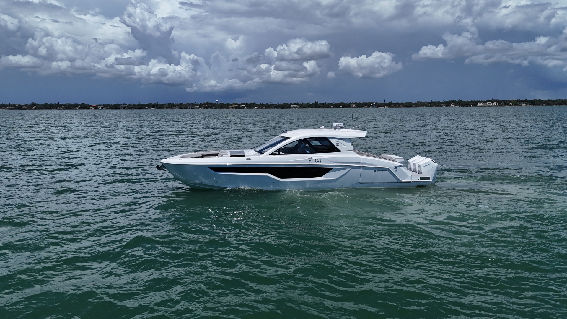 2026 Cruisers Yachts 50GLS OB - Image 3
