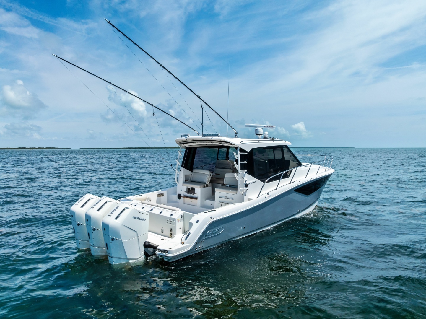 2023 Boston Whaler 405 Conquest - Image 6