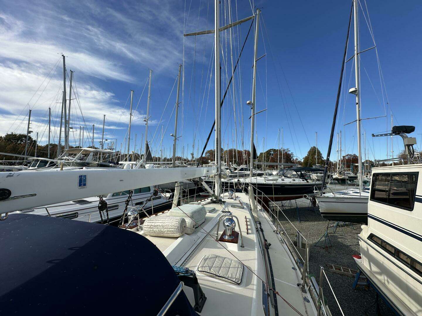 1999 Tartan 4600 - Image 12