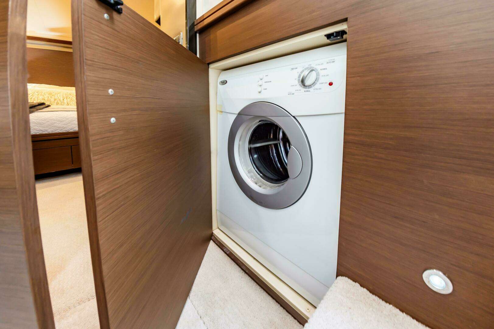 2013 Marquis 63 Sport Yacht - Image 41
