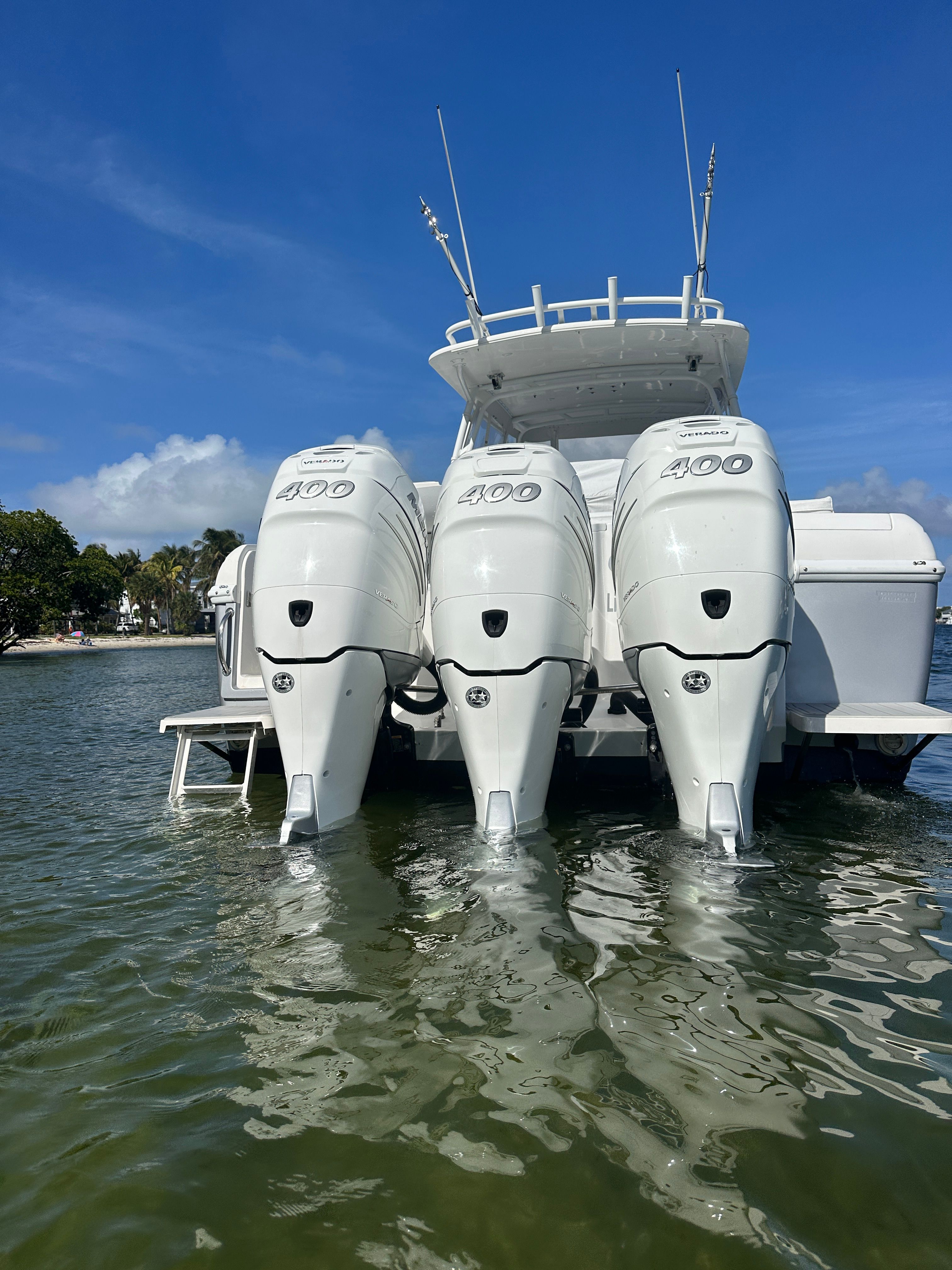 2004 Intrepid 377 Walkaround with triple 400 horsepower outboard engines.