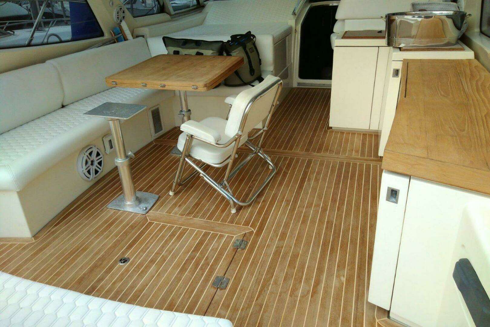 2010 Azimut Atlantis 54 - Image 15