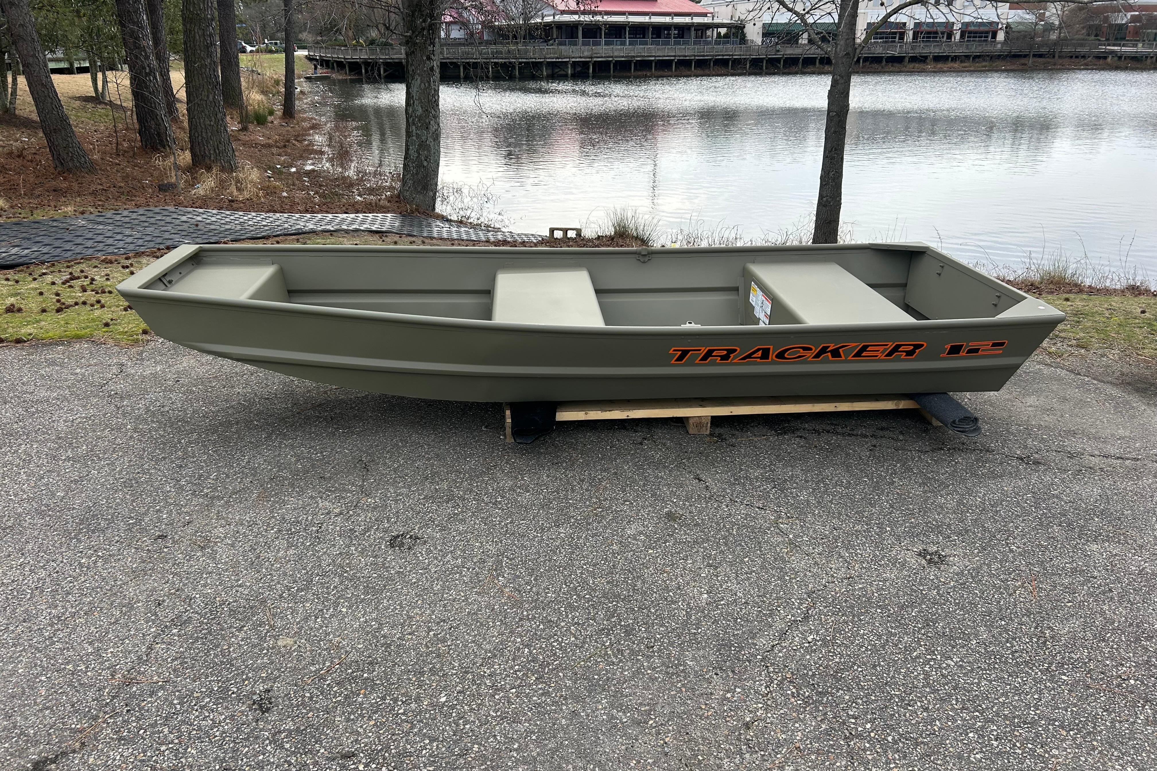 2026 Tracker Grizzly 12 Jon