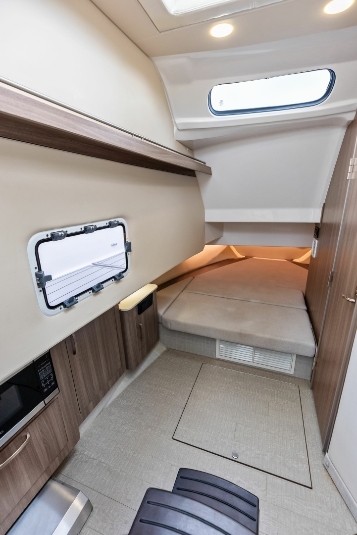 2022 Regal 33 SAV - Image 43
