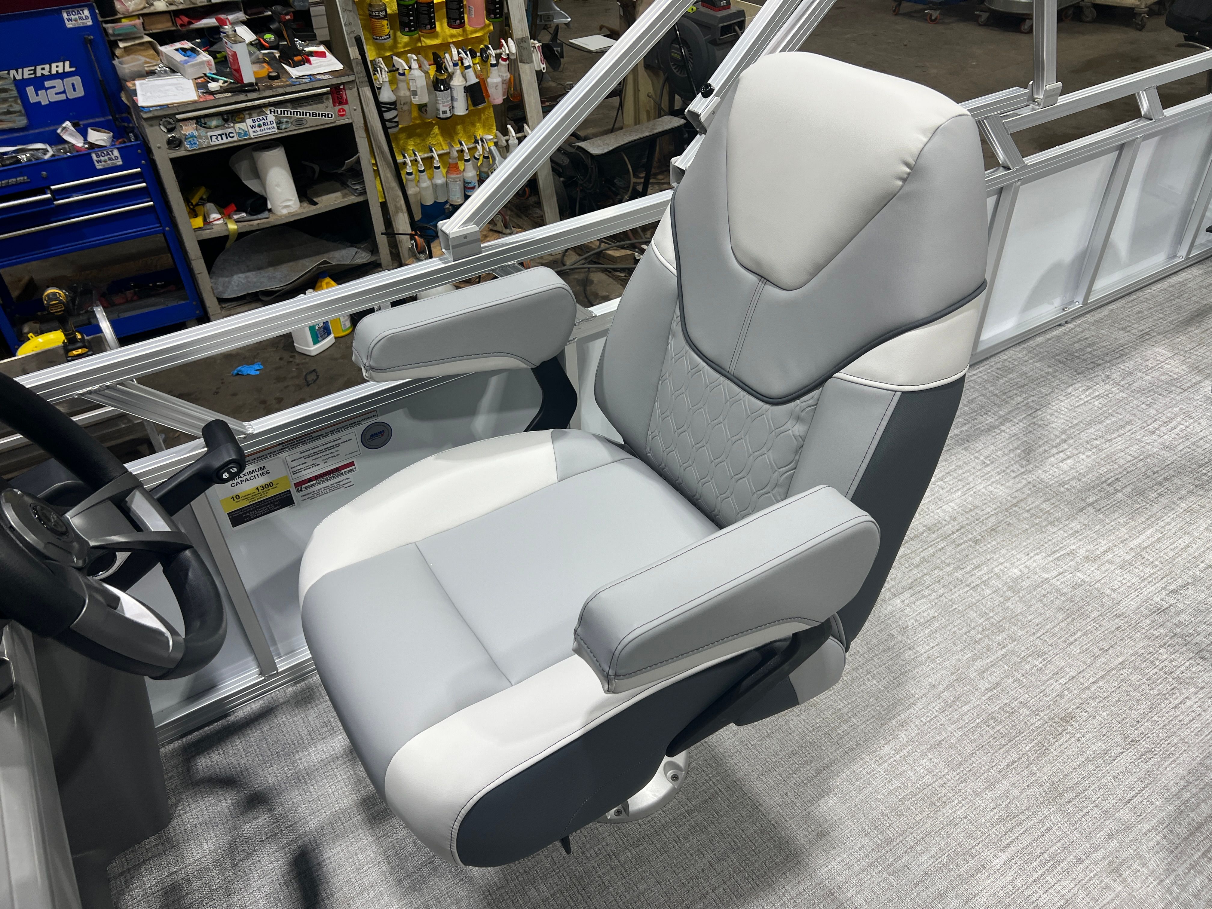 2026 Tahoe Sport Rear Fish 2185 & 4-Stroke $32995 - 10