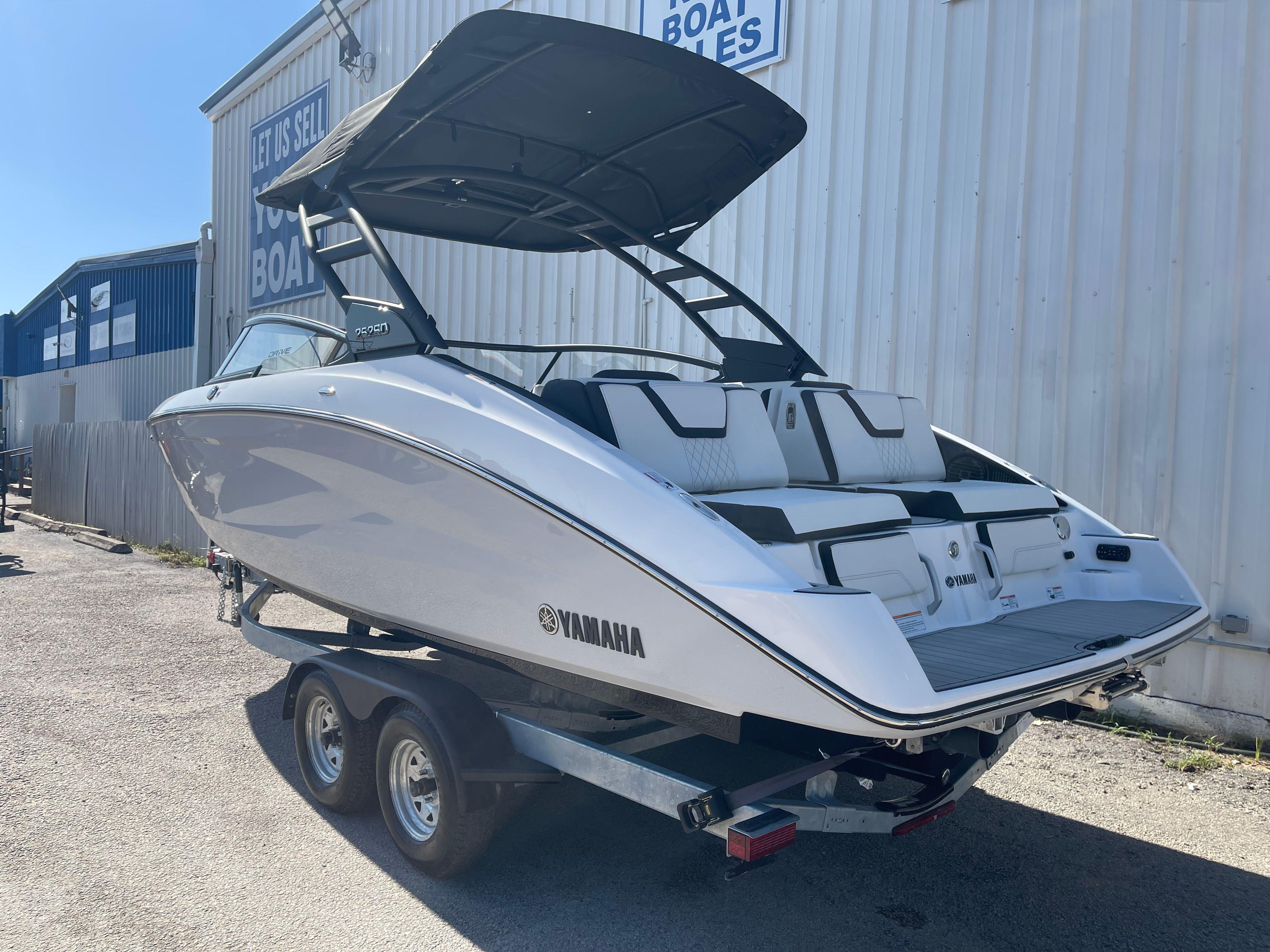 2025 YAMAHA 252 SD - Image 4