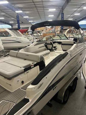 2025 Sea Ray SLX 280 - 11