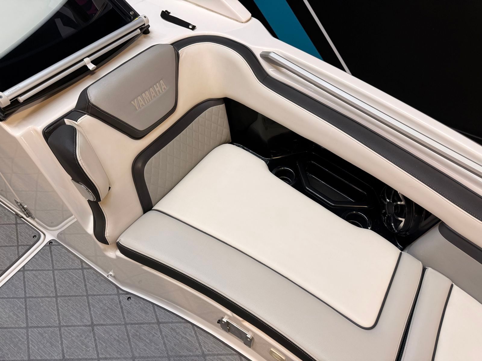 2020 Yamaha Boats 275SE - 8