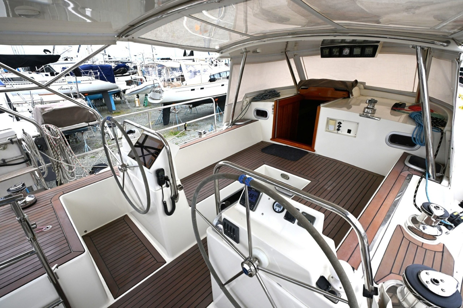 2006 Waterline 50 - Image 4