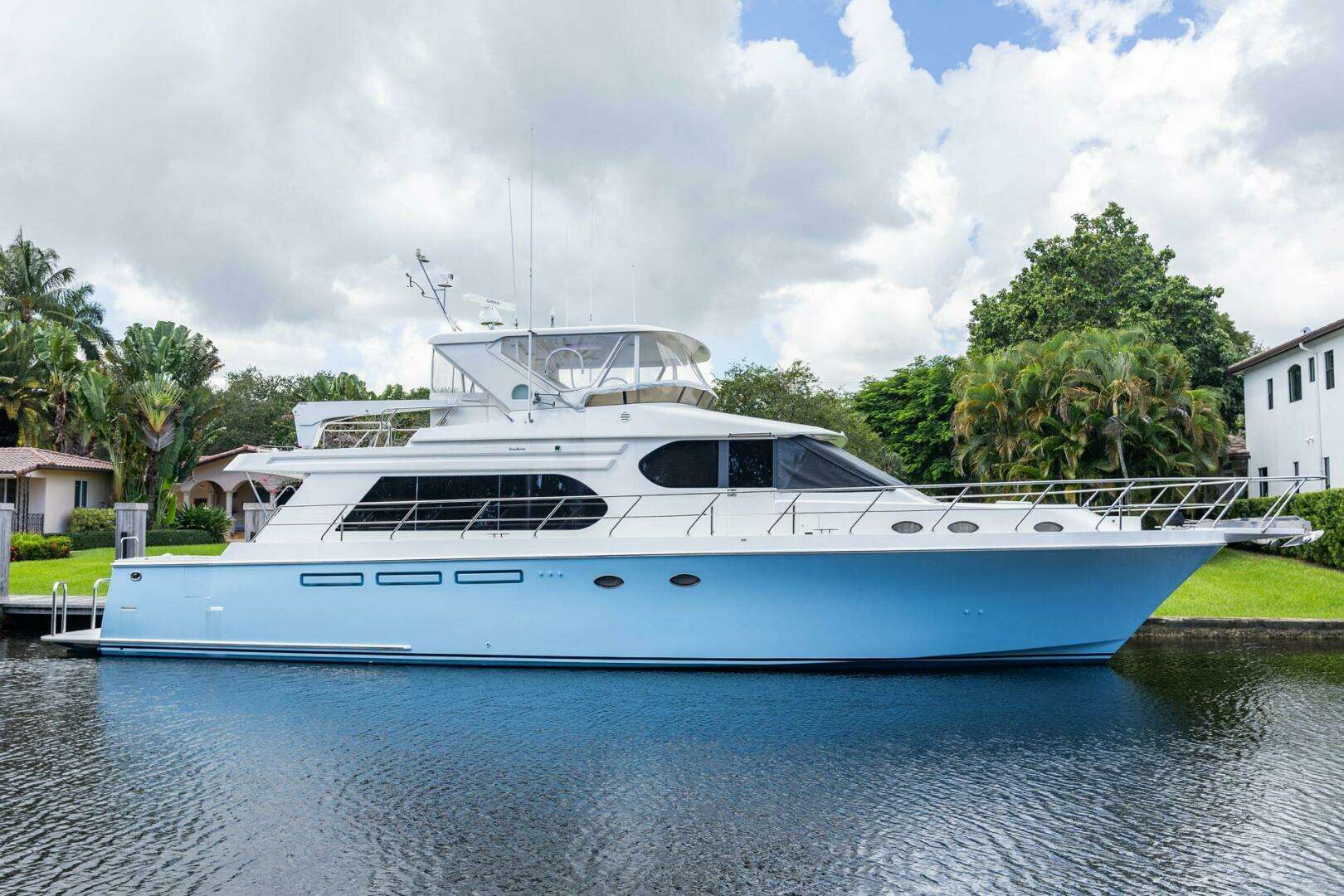 2005 Ocean Alexander Raised Pilothouse Flybridge Sedan - Image 2