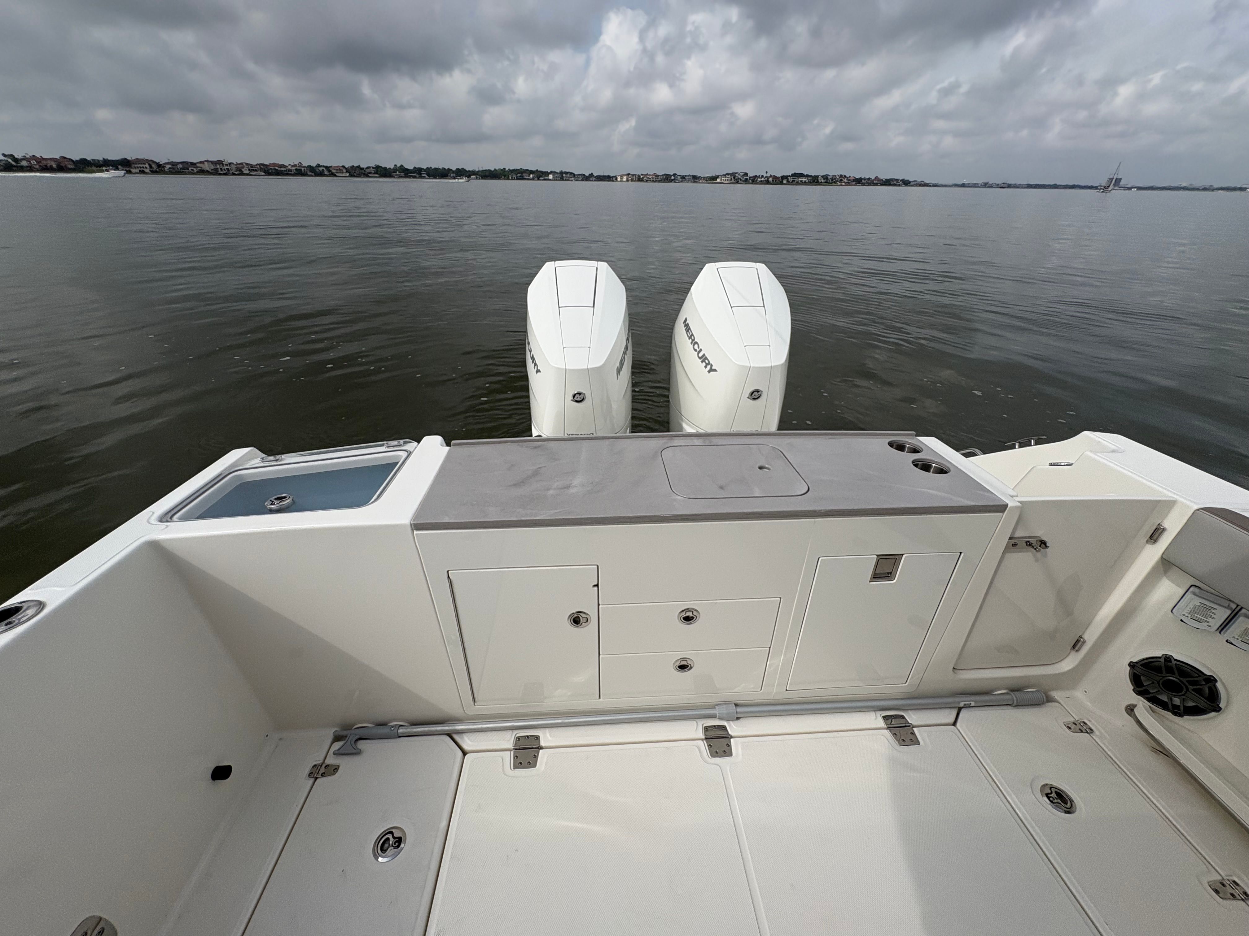 2025 Boston Whaler 330 Vantage - 34