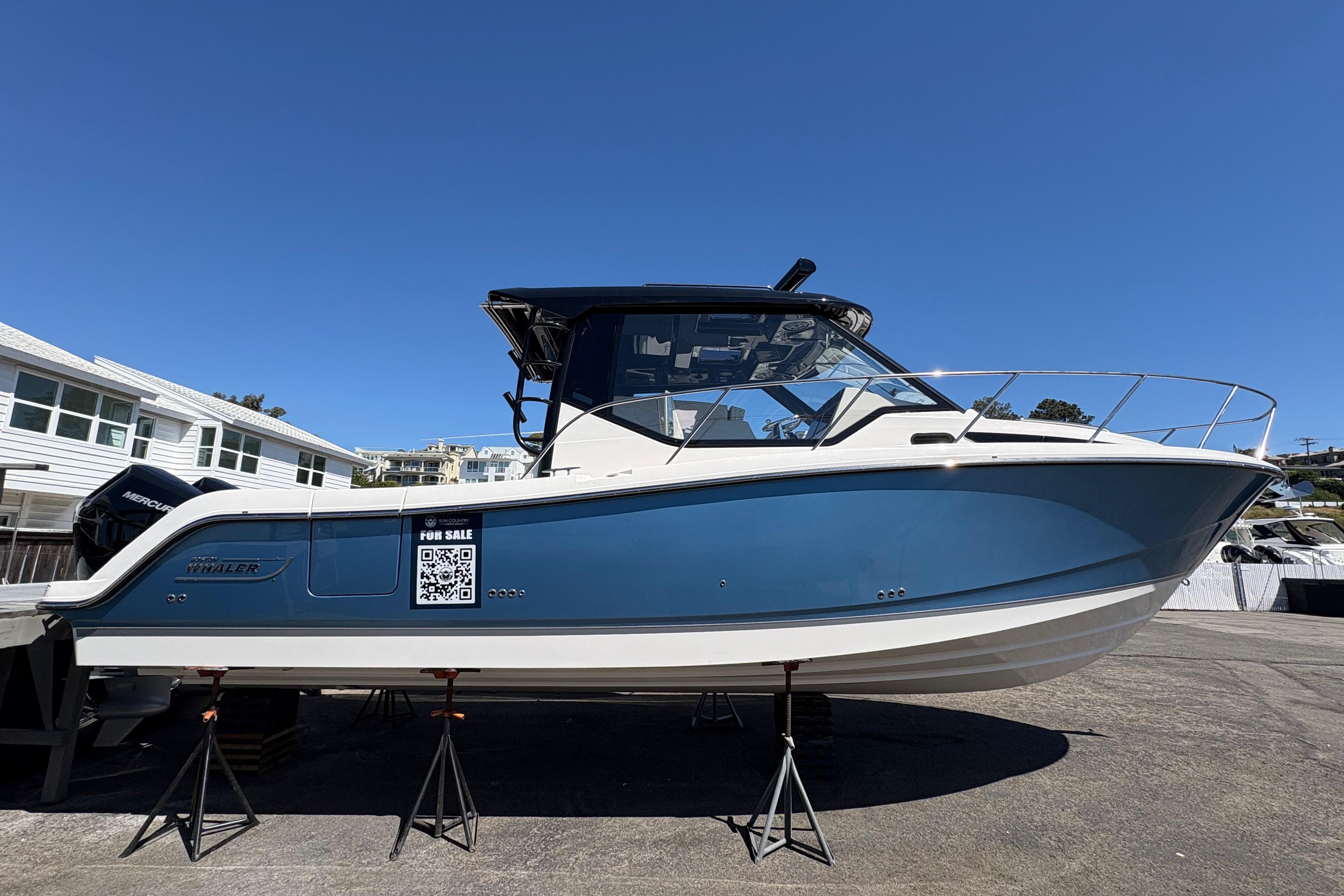 2026 Boston Whaler 325 Conquest