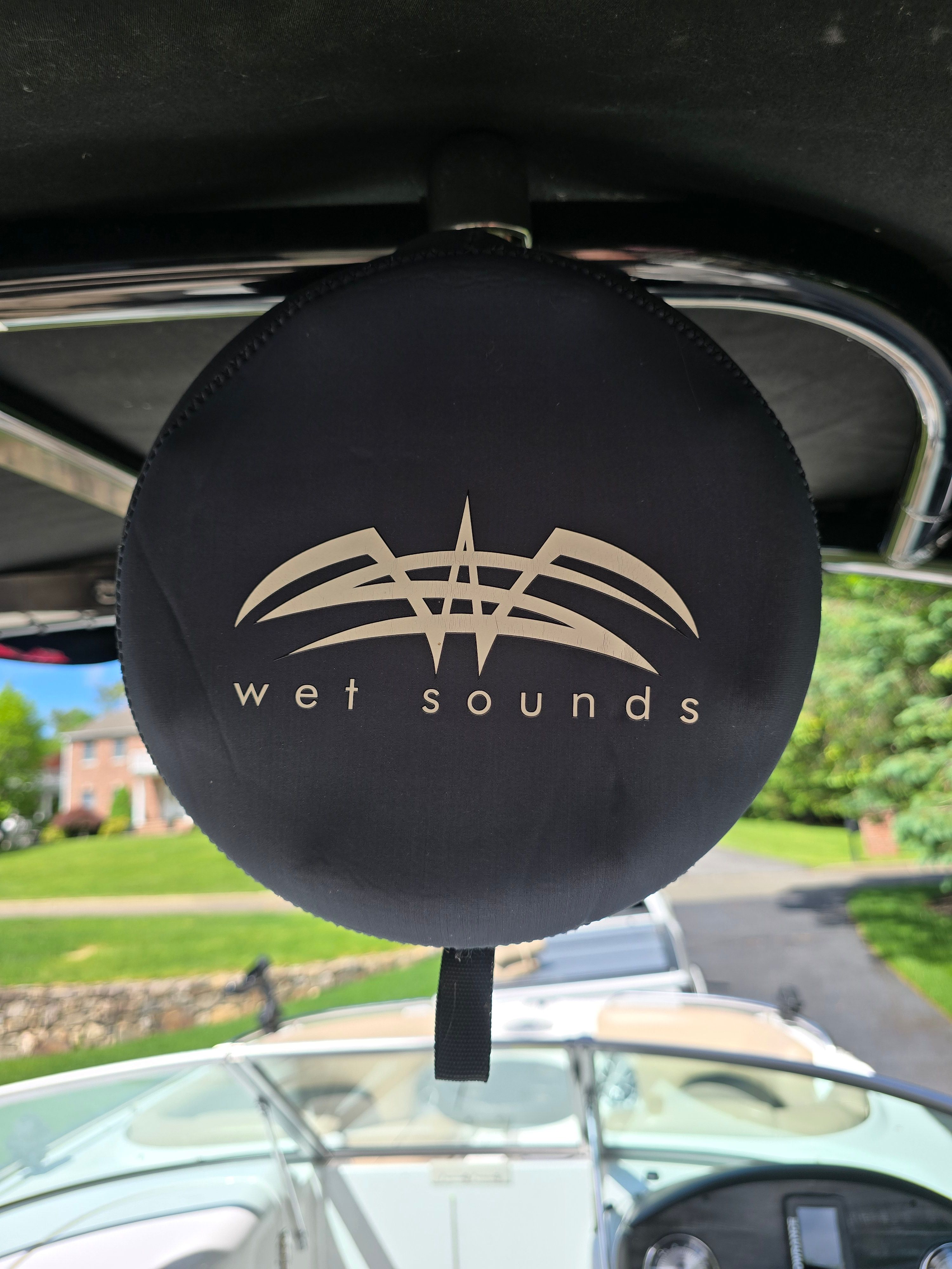 Wet Sounds speaker on Hurricane SD 2200 boat, year 2016.