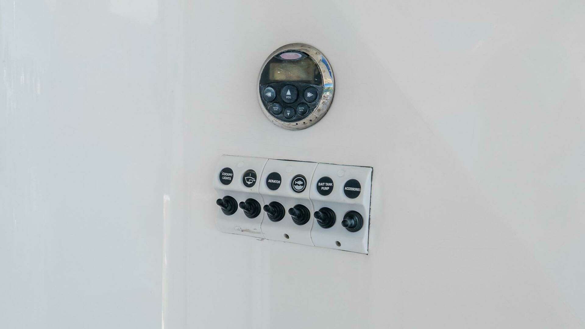 2005 Riviera 51 Flybridge - Image 26