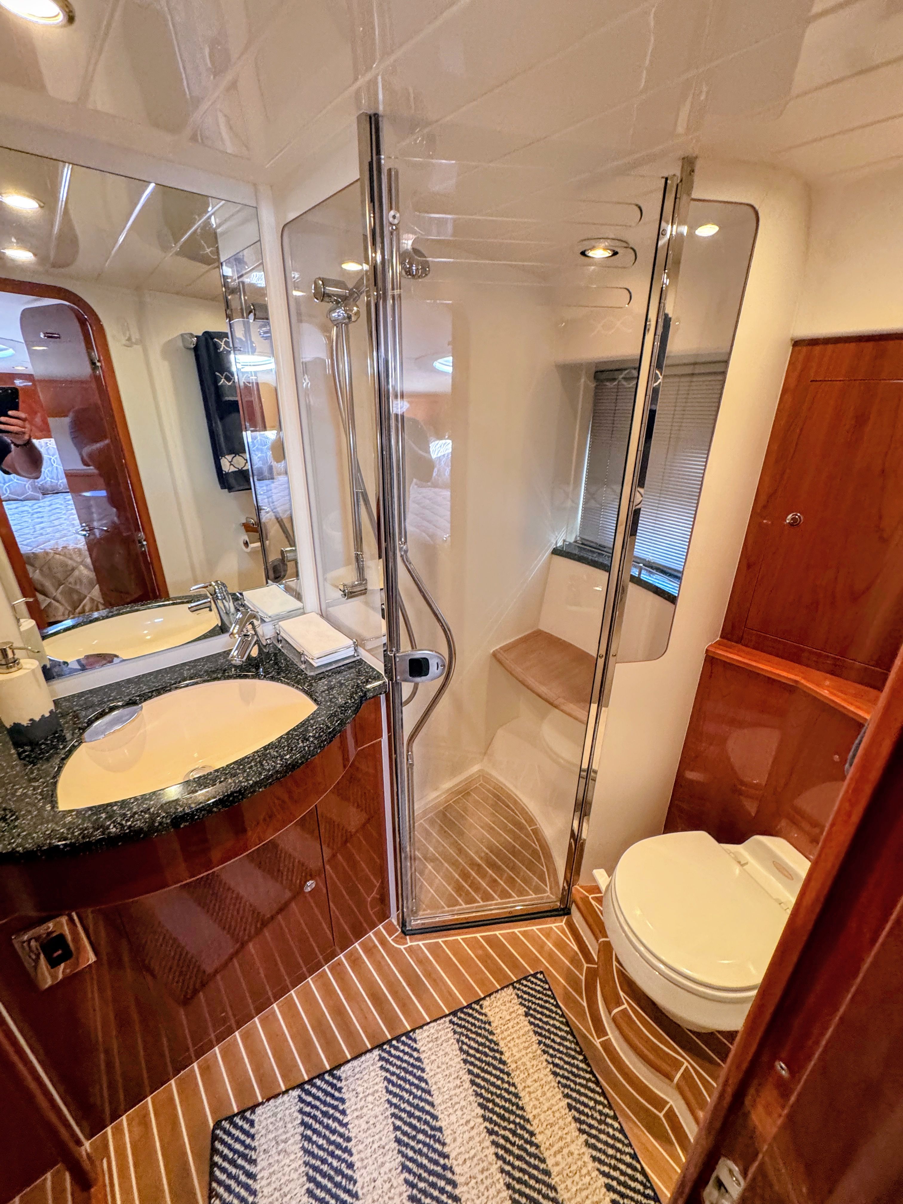 2004 Viking Princess V58 - 41