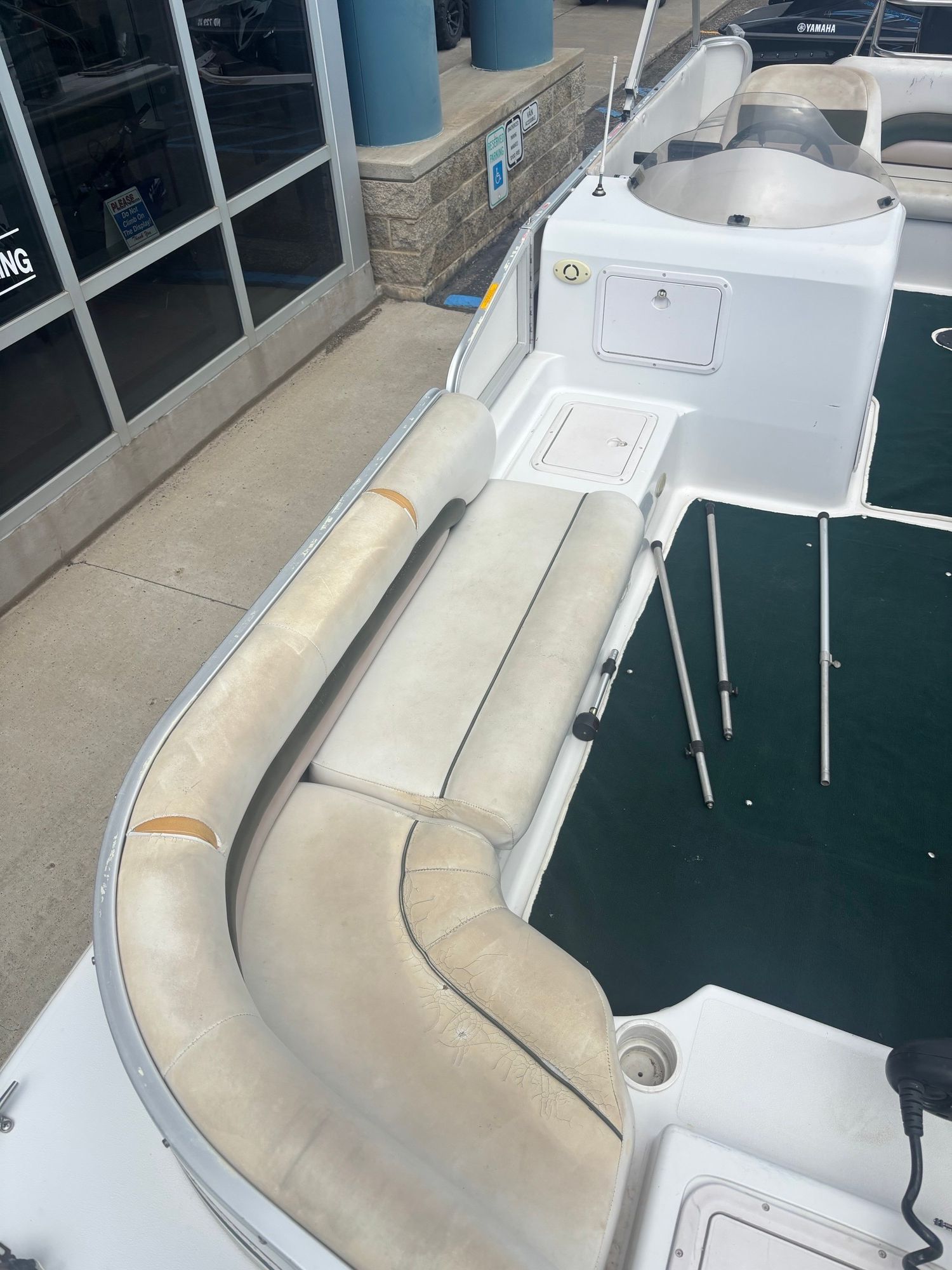 2001 Hurricane 228R Deckboat - 9