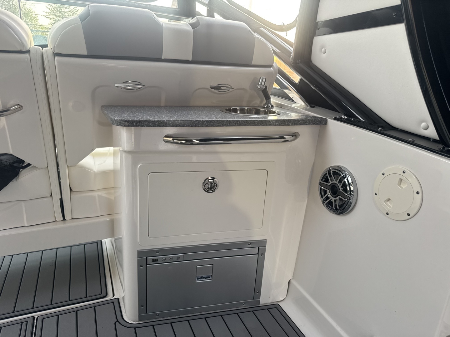 2023 Chaparral 280 OSX - Image 8