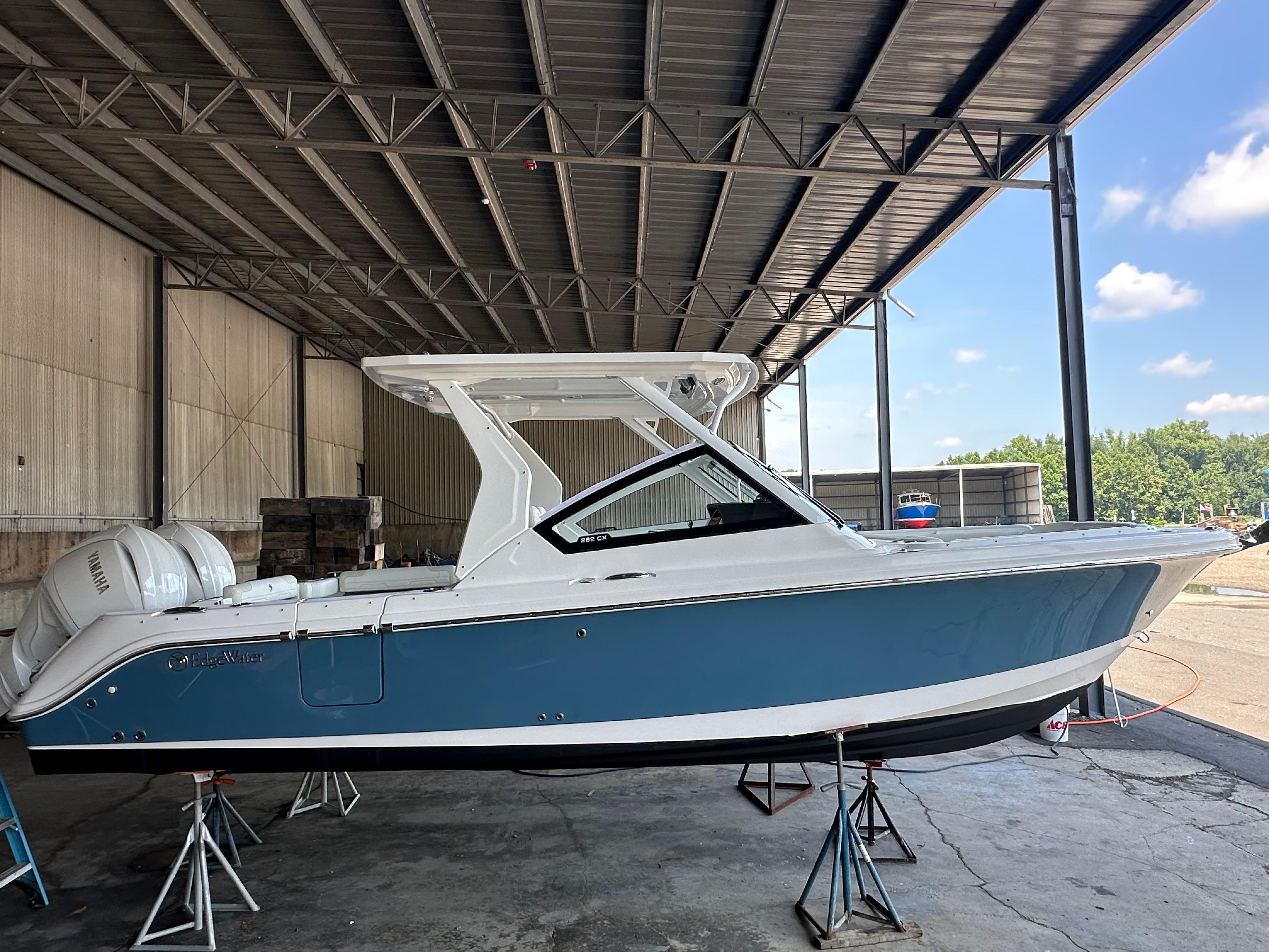 2026 Edgewater 262CX Crossover