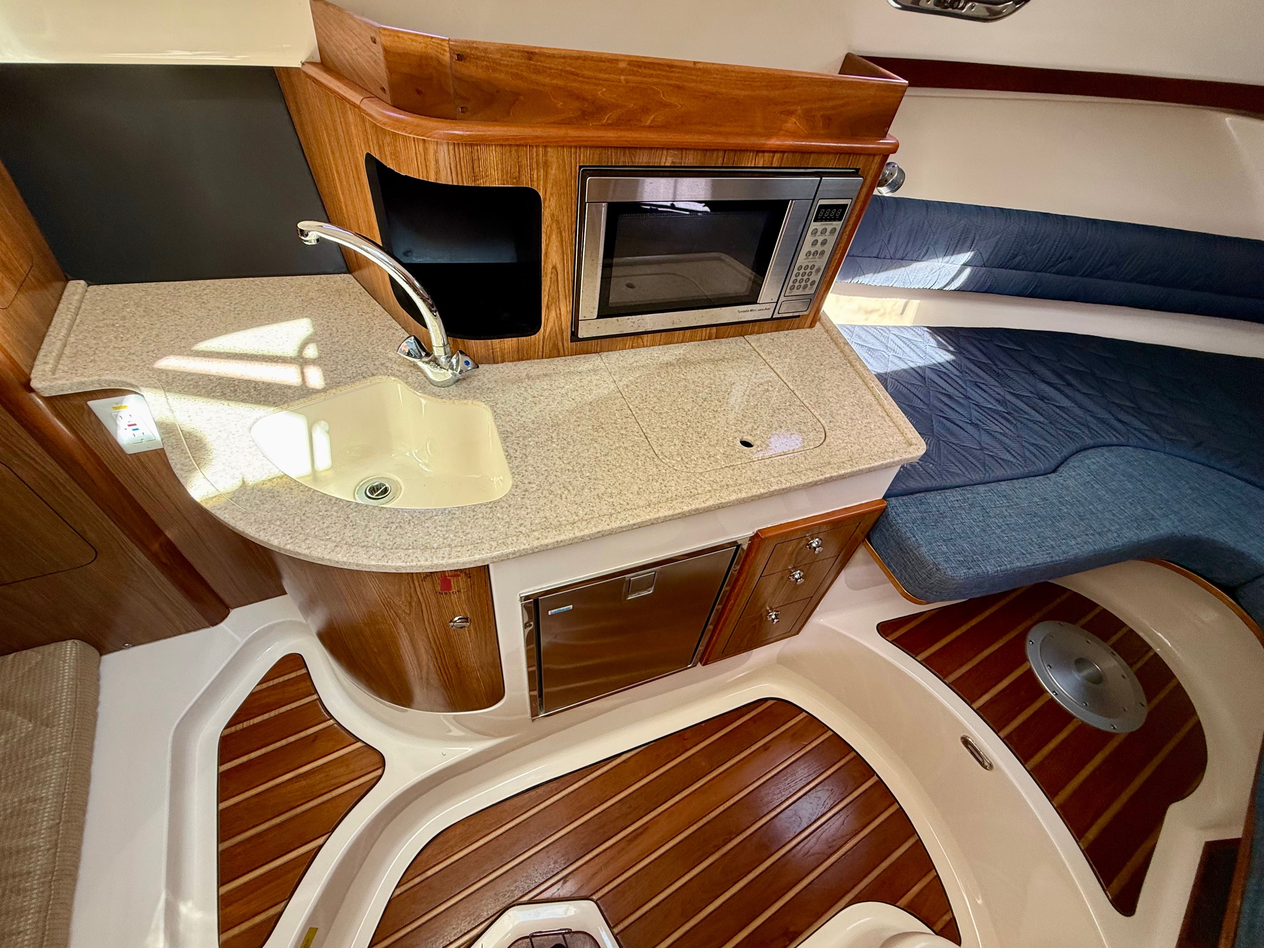 2011 Pursuit OS 315 Offshore - 44