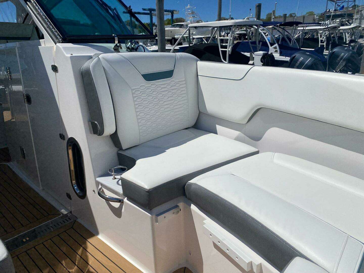 2019 Tiara Yachts 34LX - Image 16