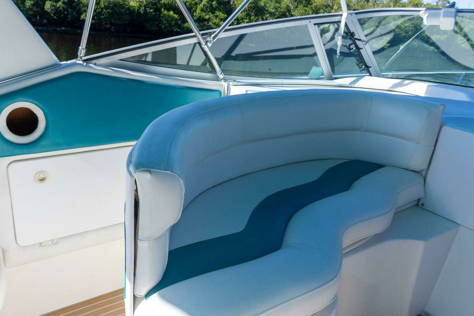 1995 Cruisers ESPRIT 3570 - Image 8