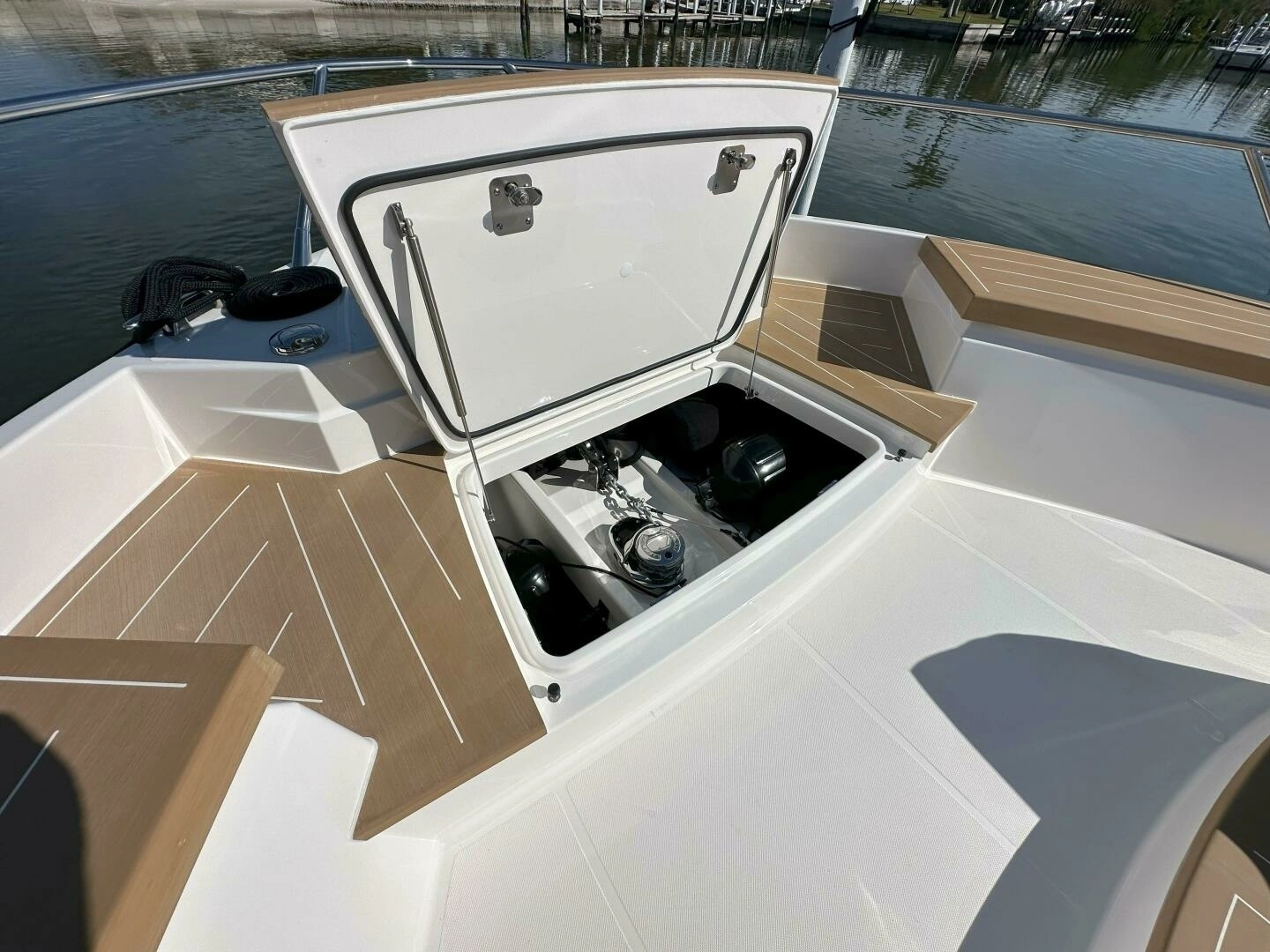 2025 Tiara Yachts EX 60 - Image 25