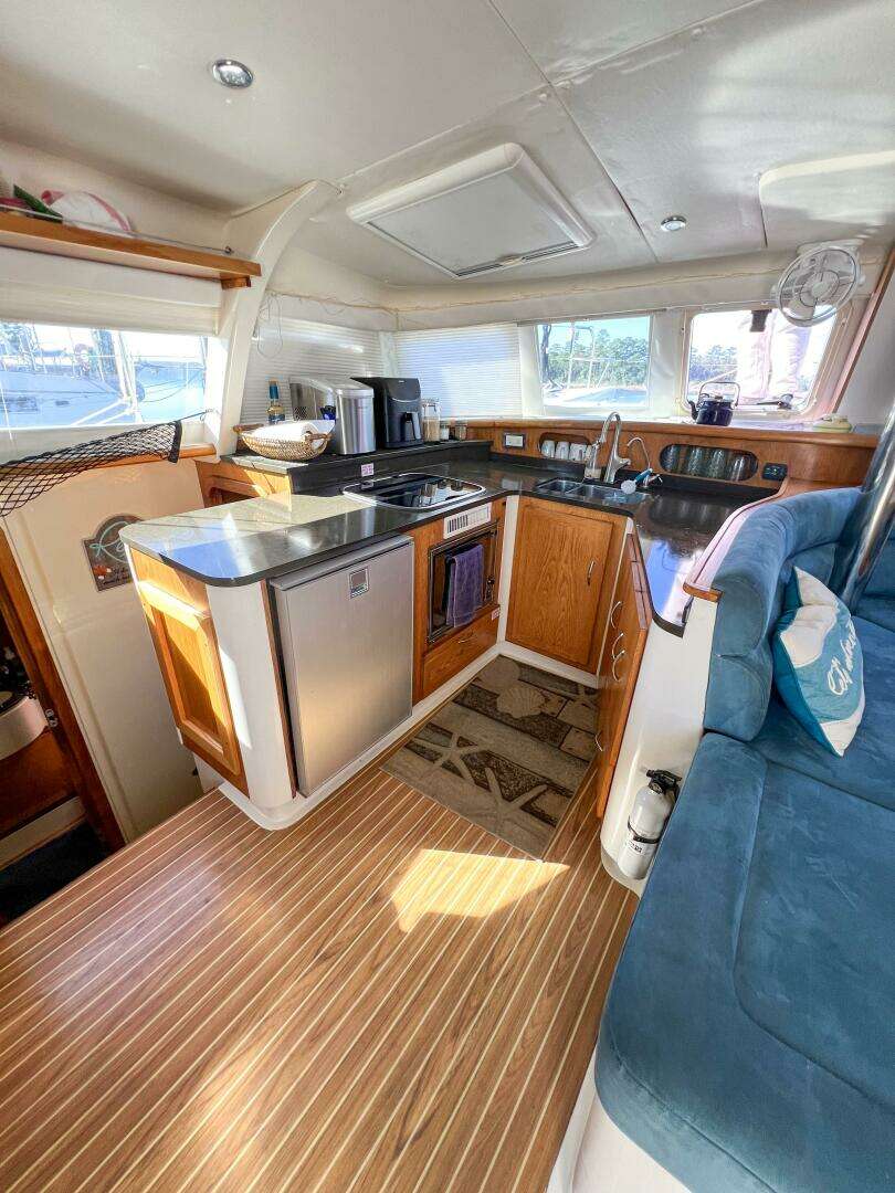 2010 Broadblue 435 - Image 52