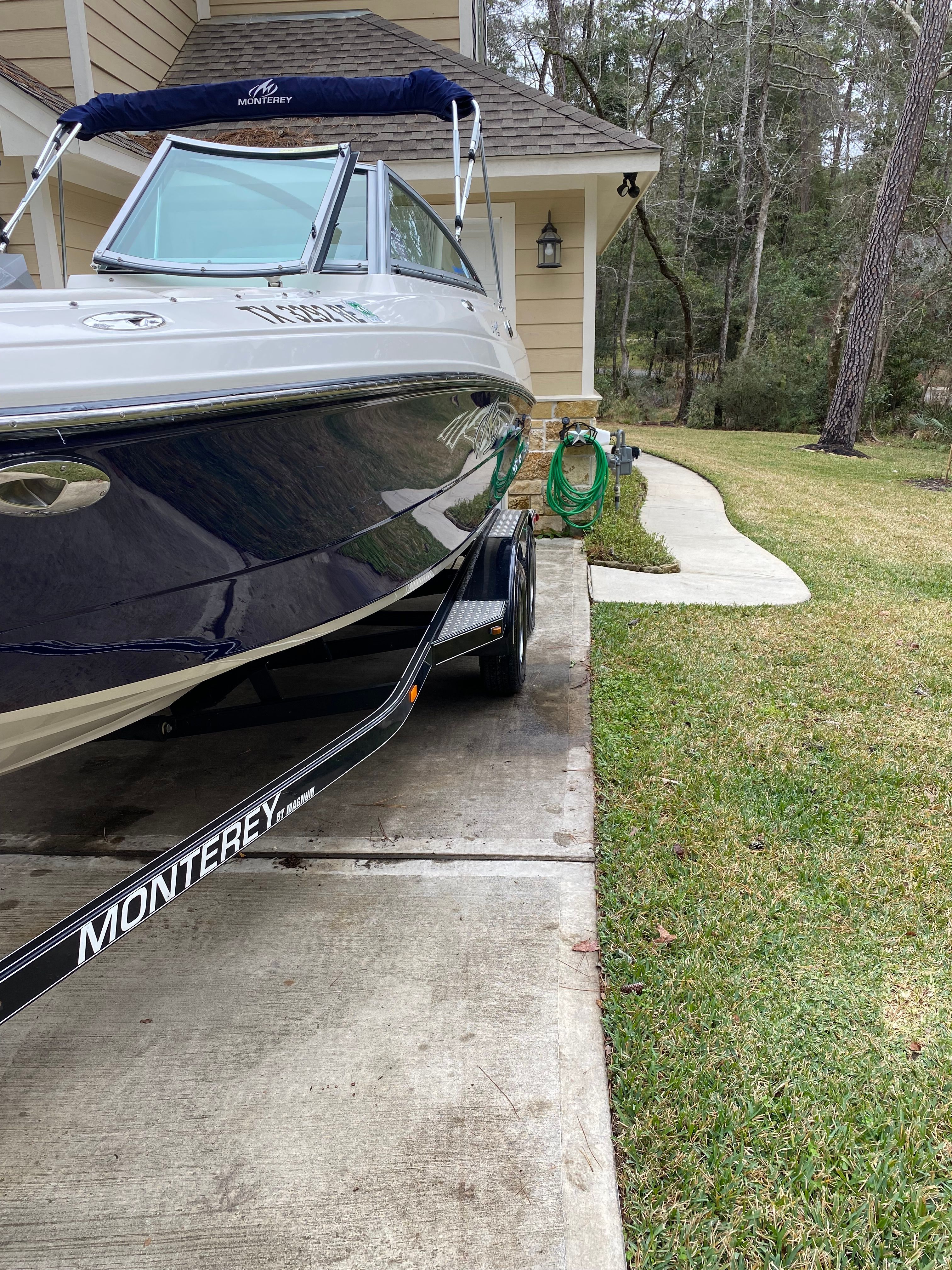 2005 Monterey 223 Explorer Sport - 4
