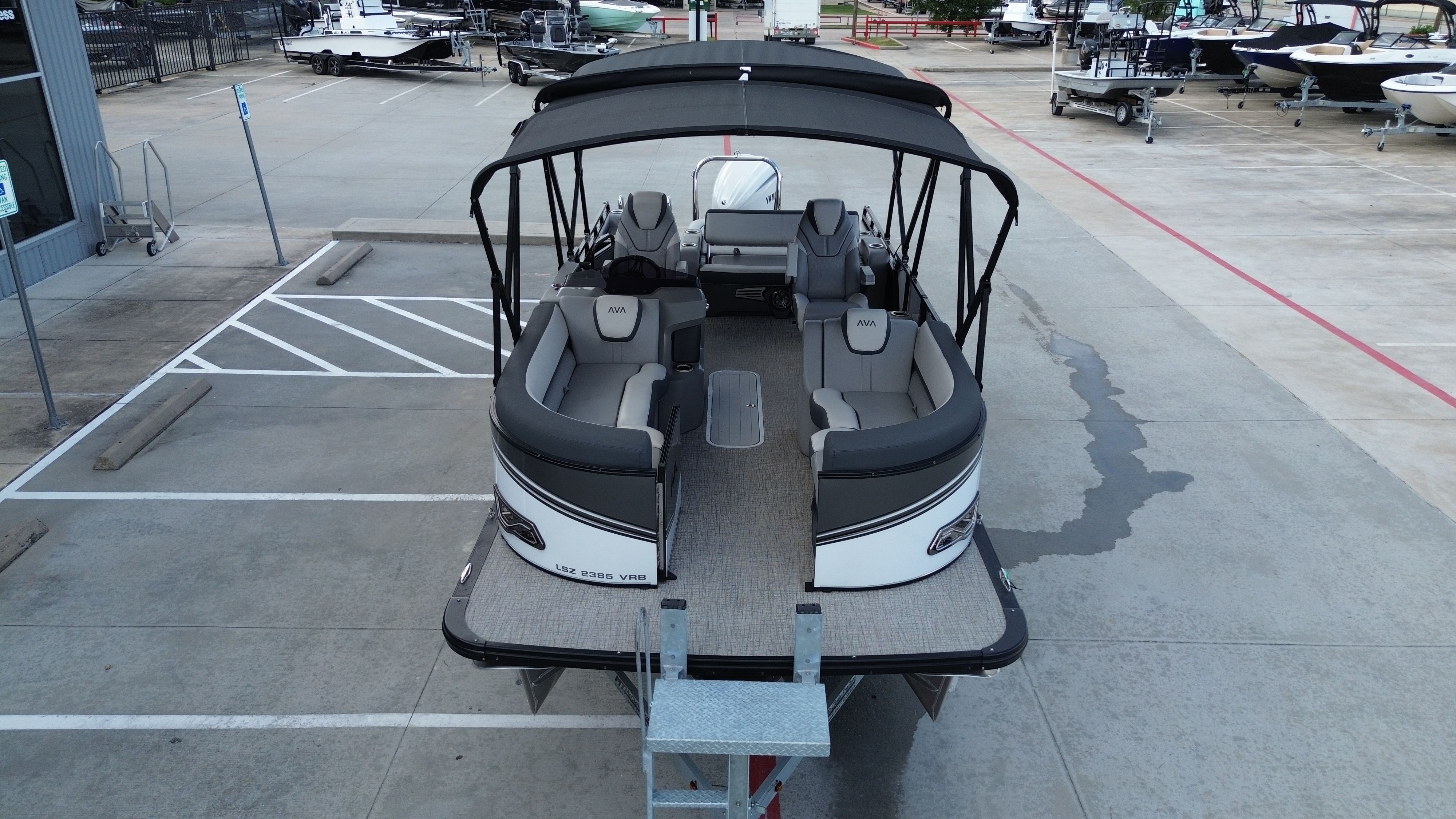 2025 Avalon LSZ Versatile Rear Bench - 23' - 14