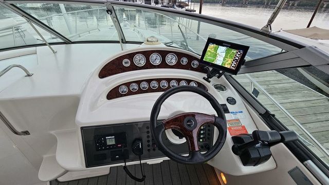 2003 Monterey 322 Cruiser - 12