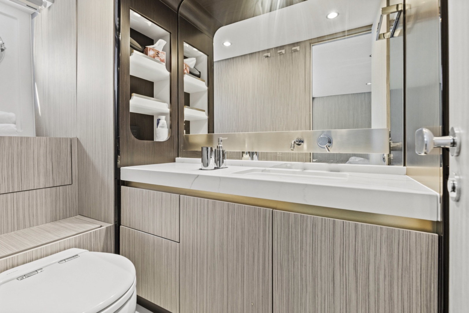 2019 Azimut 60 FLY - Image 50